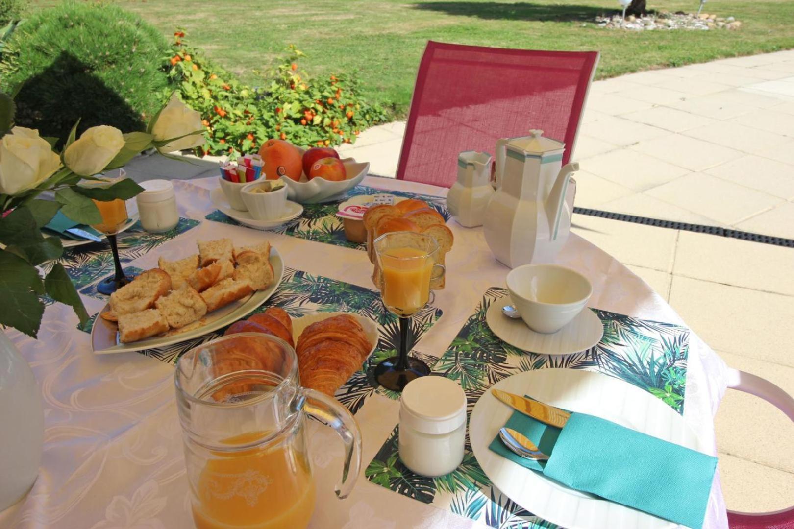 Les Carpes A Limoges Bed and Breakfast Εξωτερικό φωτογραφία